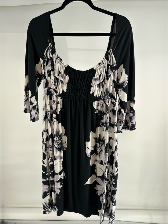 Dresses & Skirts - Black Floral Empire-Waist Women's Dress - Unbranded Romantic Boho Black White